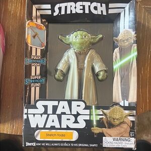 Star Wars Green and Beige Stretch Yoda Toy NEW